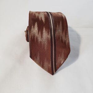 Vtg 1960s Regal Skinny Tie Brown Tan Chevron Ikat MCM Mod Rat Pack 2.5x53.25 in